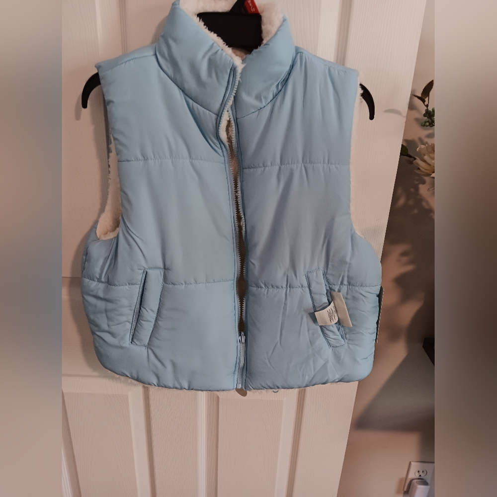No Boundaries Baby Blue Quilted Puffer Vest. Medium (8-10).NWT